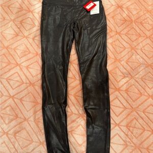 SPANXshape Faux Leather
Leggings